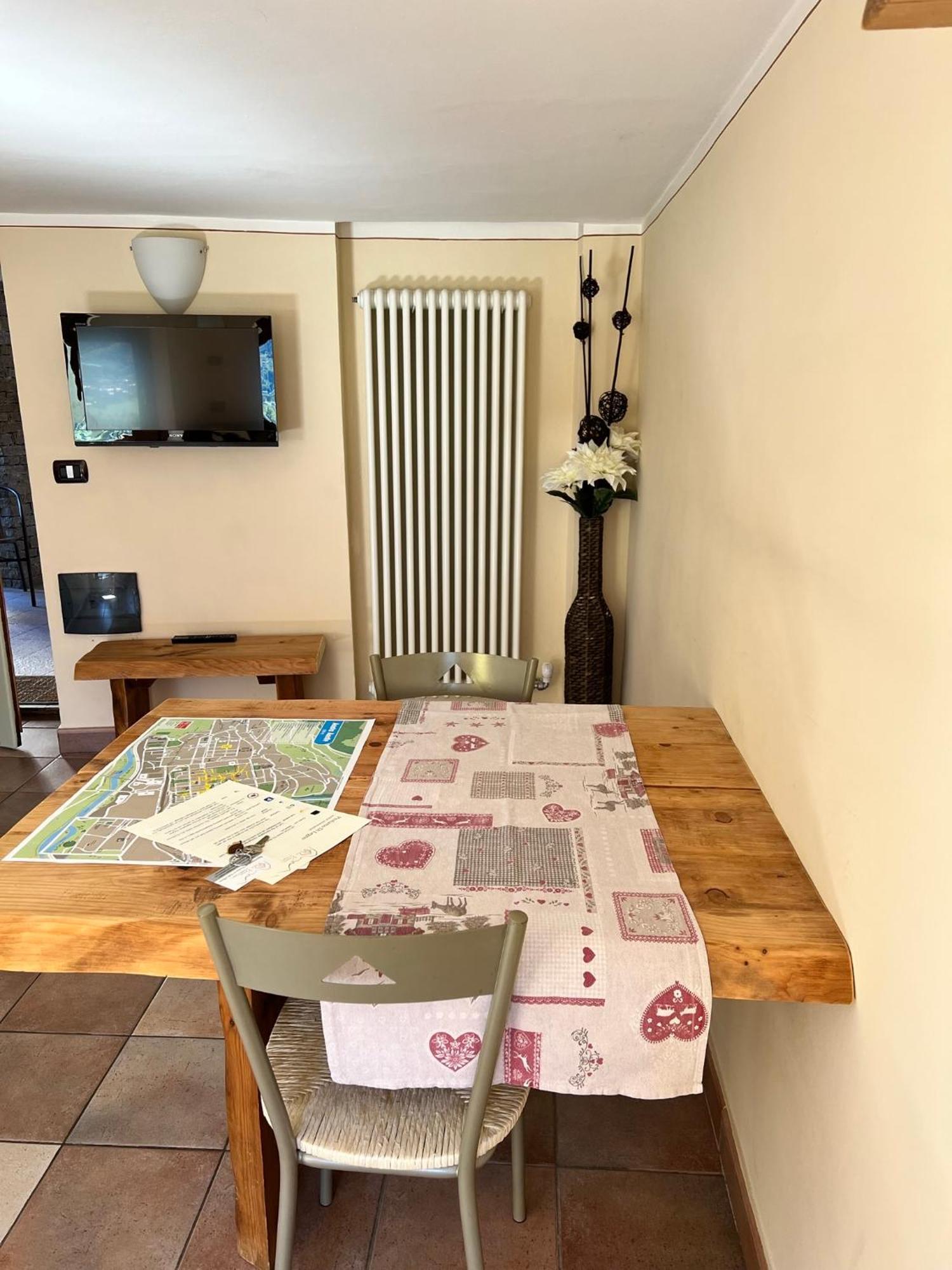 Ferienwohnung Profumo Di Legno Aosta Exterior foto